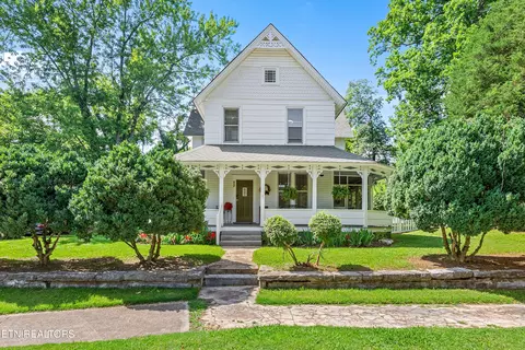517 Margrave Dr, Harriman, TN 37748