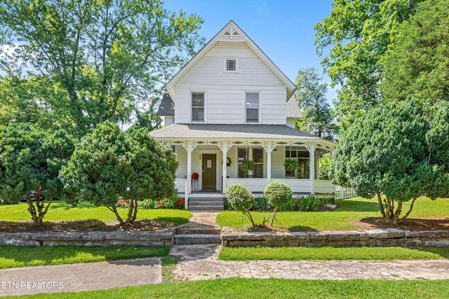 517 Margrave Dr, Harriman, TN 37748