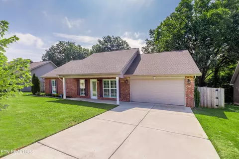 712 Hunter Crest Rd, Maryville, TN 37803