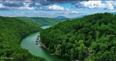 Hiawatha Lane, Caryville, TN 37714