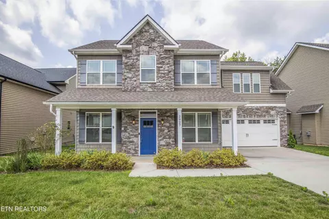 2927 Cardiff Castle Ln, Knoxville, TN 37931