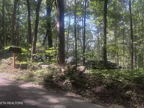 300 Walker Rd, Sharps Chapel, TN 37866