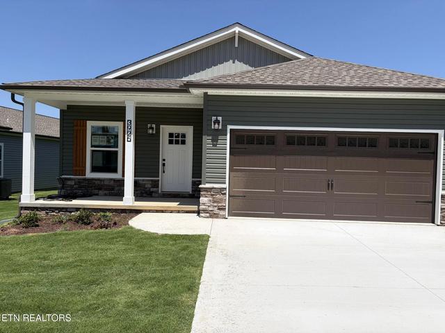 3925 Crimson Clover Ln, Knoxville, TN 37924