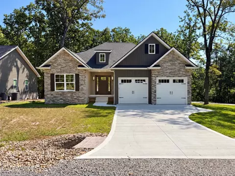 102 Amherst Dr, Crossville, TN 38558