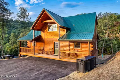 848 String Run Way, Pigeon Forge, TN 37863 photo 1