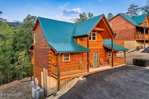 848 String Run Way, Pigeon Forge, TN 37863 photo 3