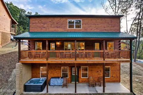 848 String Run Way, Pigeon Forge, TN 37863 photo 2