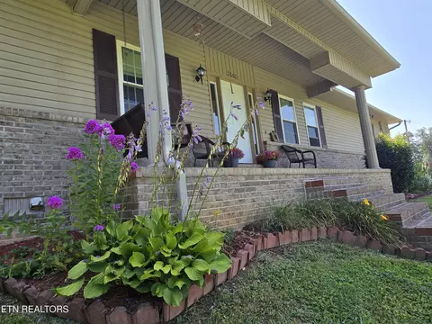 2602 Wayland Rd, Knoxville, TN 37914
