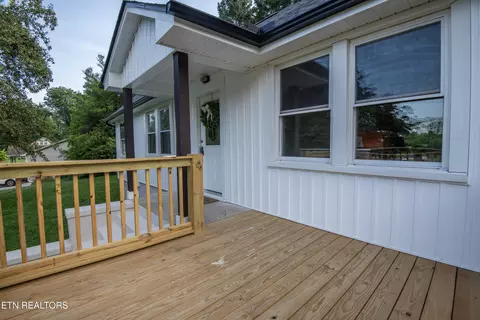 4730 Rochat Rd, Knoxville, TN 37918