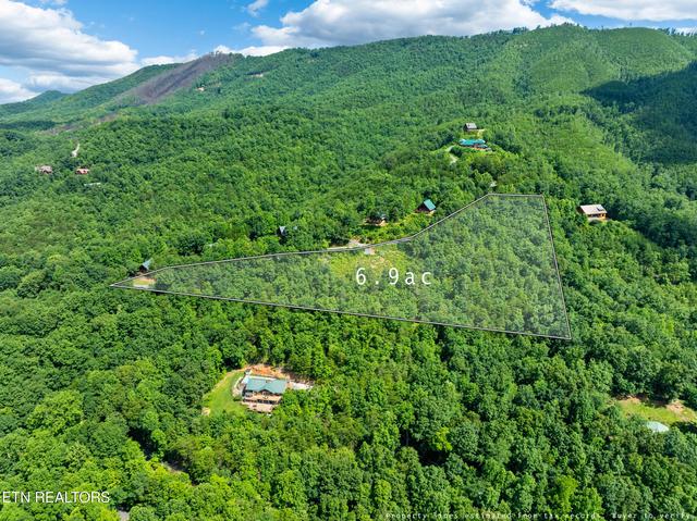 648 Almost Heaven Way, Gatlinburg, TN 37738