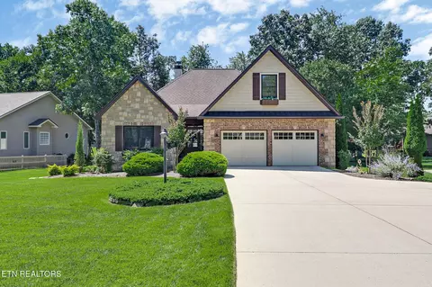 127 Forest Hill Dr, Crossville, TN 38558