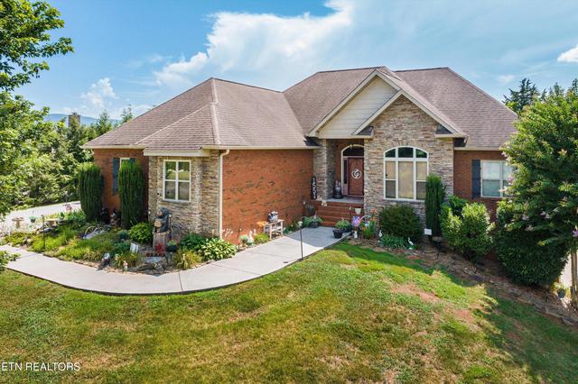1551 Mint Meadows Dr, Maryville, TN 37803