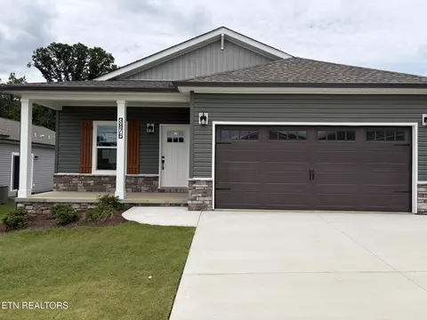 3875 Crimson Clover Ln, Knoxville, TN 37924