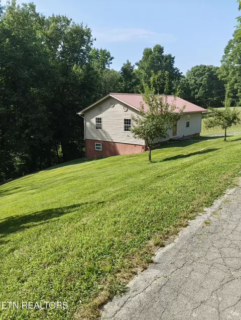 1947 Oody Rd, Loudon, TN 37774