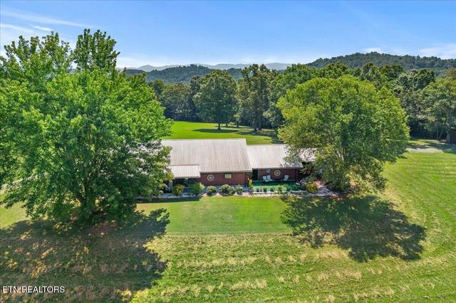 910 Reagan Valley Rd, Tellico Plains, TN 37385