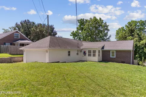 402 Old Highway 33, New Tazewell, TN 37825