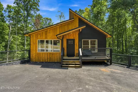 2670 Grassy Branch Loop, Sevierville, TN 37876