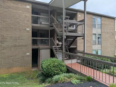 8526 Madrid Ct, Knoxville, TN 37923