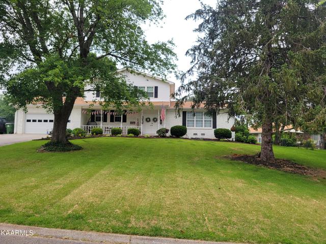 942 Radnor Rd, Maryville, TN 37804