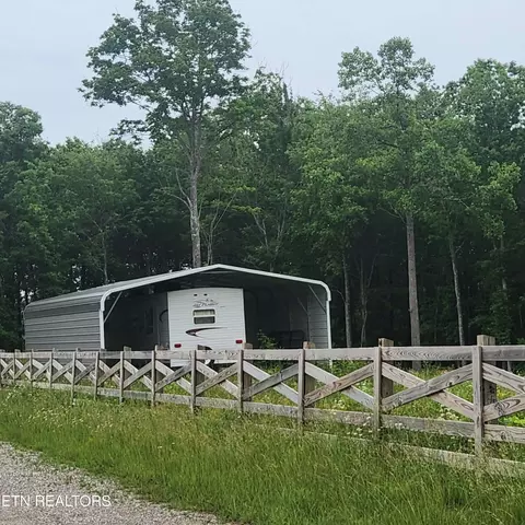 186 Crockett Cemetery Rd, Jamestown, TN 38556