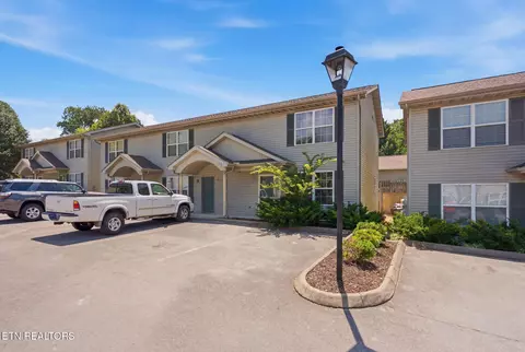 3216 Quiet Way, Knoxville, TN 37918