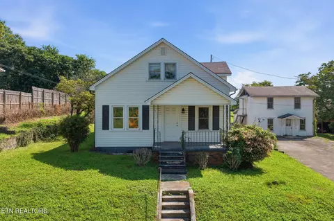 905 Queen Ave, Harriman, TN 37748