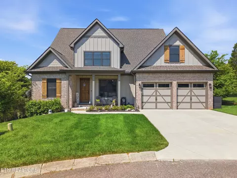 2200 Misty Mountain Cir, Knoxville, TN 37932
