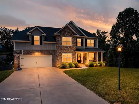 267 Bluff Shadows Ln, Seymour, TN 37865