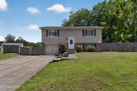 10004 Branchview Dr, Knoxville, TN 37932