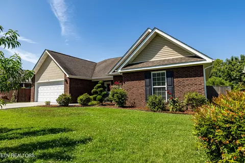 1131 Cherbourg Dr, Maryville, TN 37801