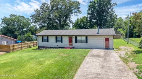 408 Ocoee Dr, Maryville, TN 37801