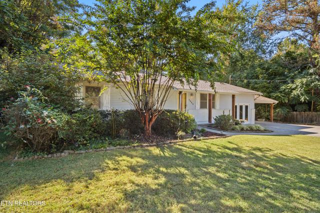 7925 Westland Dr, Knoxville, TN 37919