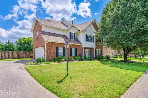 7648 Saddlebrooke Dr, Knoxville, TN 37938