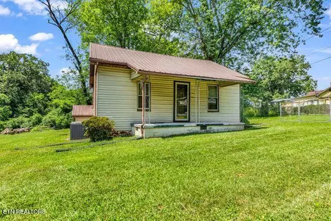 5823 3rd Ln, Knoxville, TN 37912