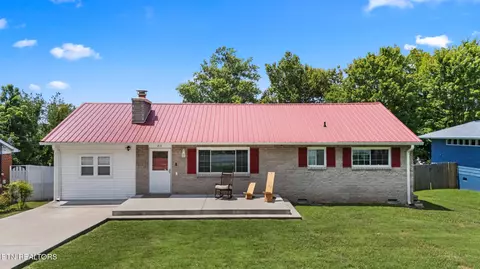 812 Brown Ave, Kingston, TN 37763