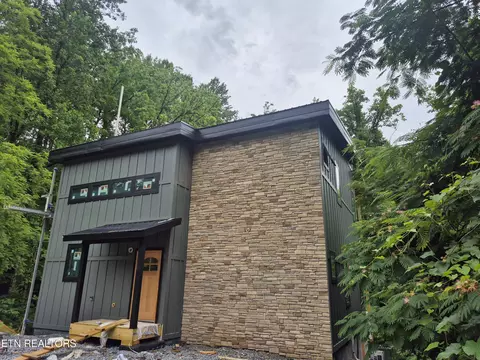 1113 Hemlock Hollow Rd, Gatlinburg, TN 37738