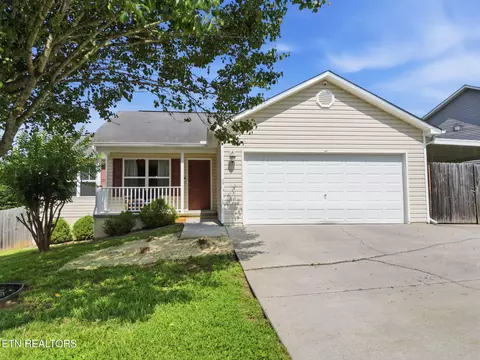 1245 Quiet Brook Ln, Knoxville, TN 37914