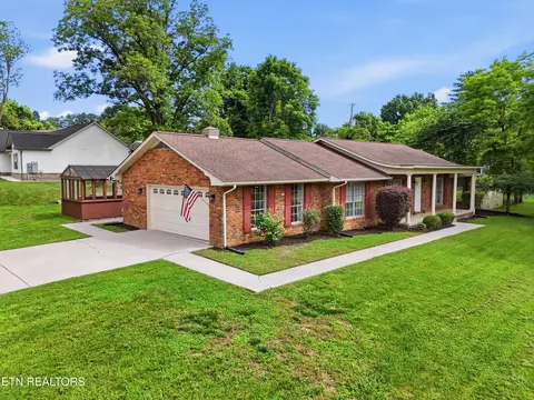 102 Ruskin Cir, Maryville, TN 37803