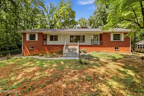 5211 Pinnacle Dr, Knoxville, TN 37914