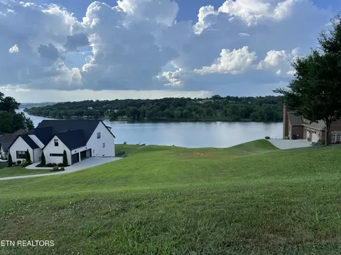 488 Silent River Ln, Loudon, TN 37774
