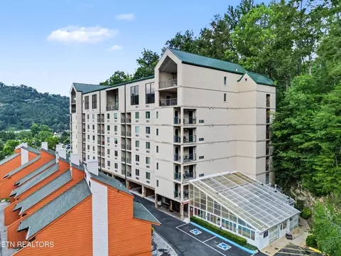 413 Baskins Creek Rd UNIT 308, Gatlinburg, TN 37738