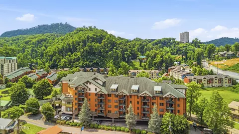 215 Woliss Ln UNIT 407, Gatlinburg, TN 37738