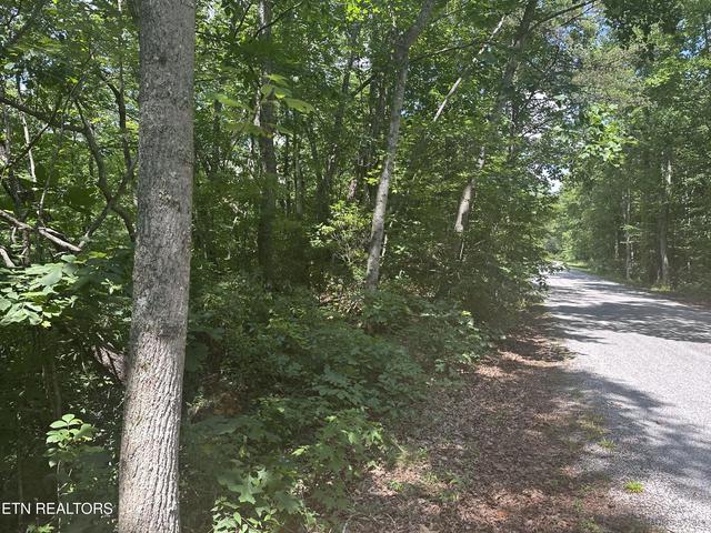 609 Saint George Dr, Crossville, TN 38558