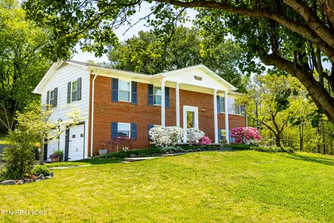 2329 Airbase Rd, Louisville, TN 37777
