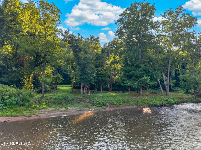 3893 E Hwy 25-70, Del Rio, TN 37727
