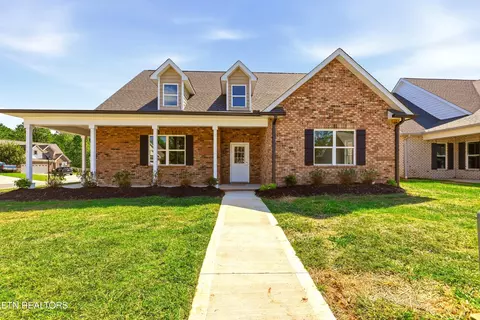 162 Crossroads Blvd, Oak Ridge, TN 37830
