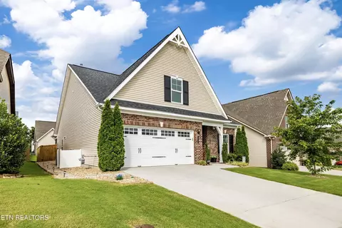 1231 Branch Creek Ln, Maryville, TN 37801