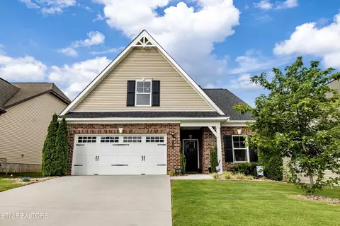 1231 Branch Creek Ln, Maryville, TN 37801