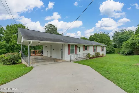 104 W Sheridan Pl, Oak Ridge, TN 37830