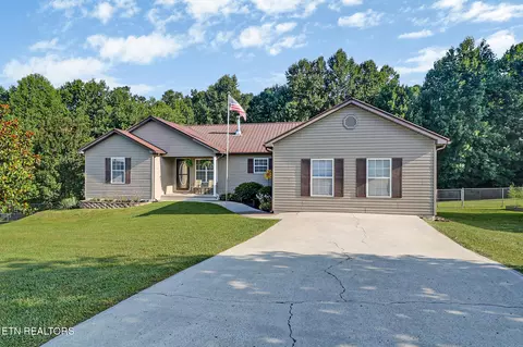 661 Grace Hill Dr, Crossville, TN 38571